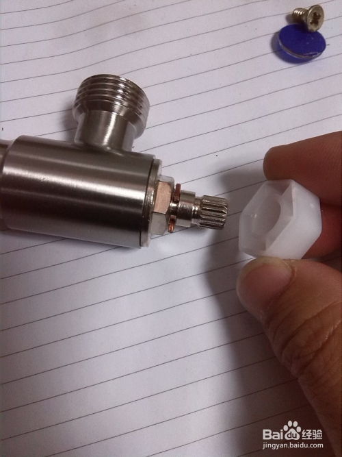 怎样更换水盆菜盆三角阀的阀芯